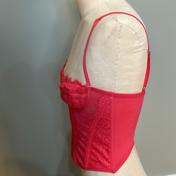 Urban outfitters out from under women’s pink corset top - Picture 5 of 6